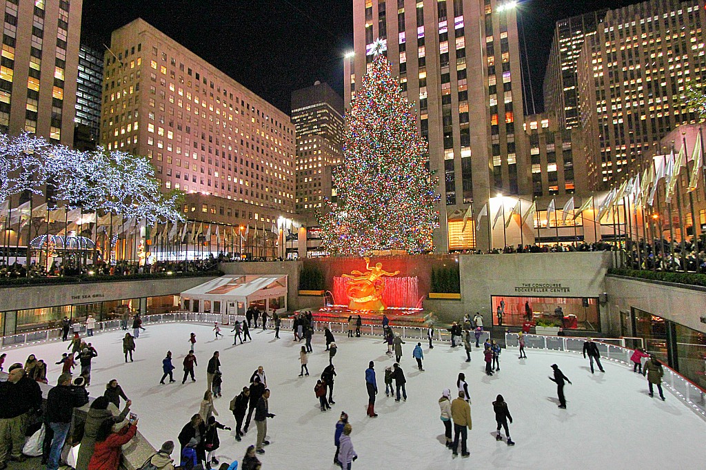 Decorazioni Natalizie New York.La Magia Del Natale A New York Viaggiamondo