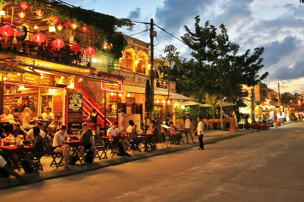 locali-hoian